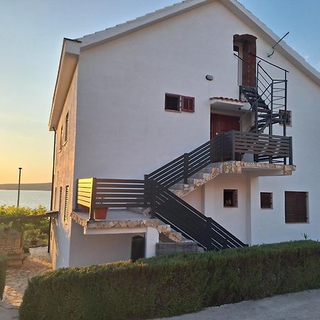Apartments Cetiri Sestrice Novigrad  Εξωτερικό φωτογραφία